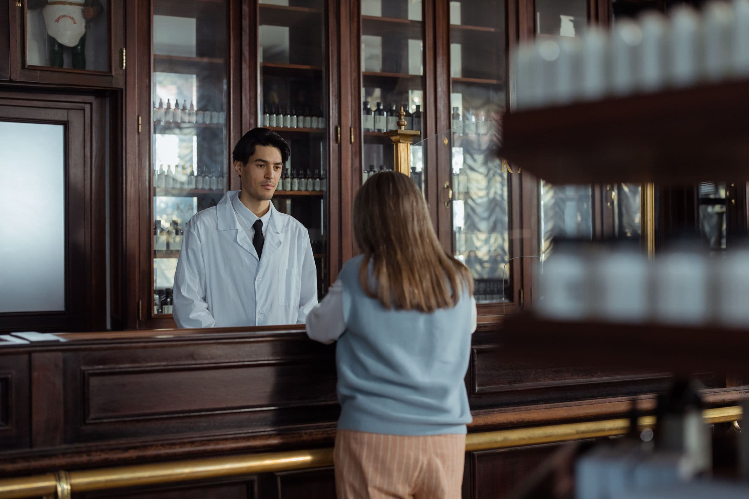 Beratung am Apothekentresen