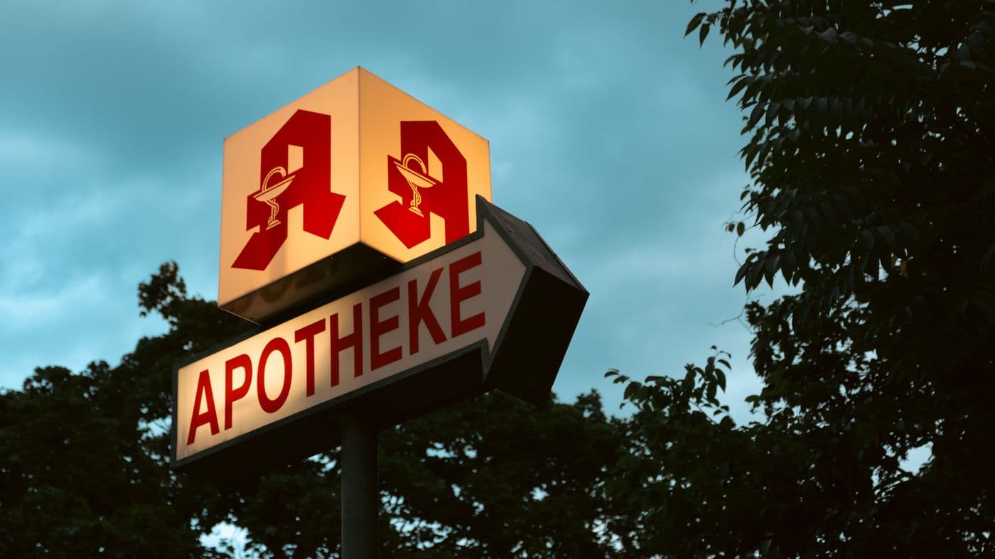 Apothekenschild mit rotem A